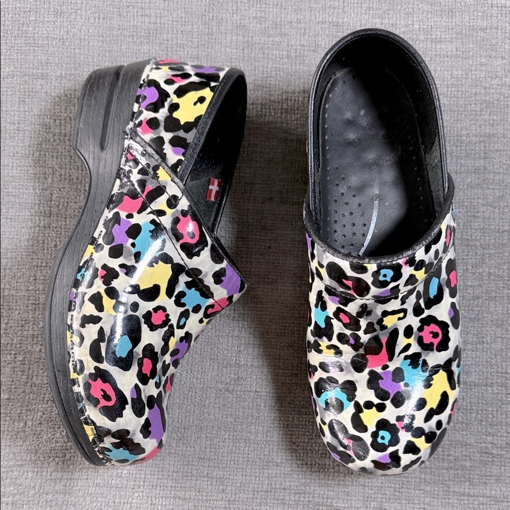 Sanita Womens Multicolor Leopard Leather Clogs 39 US 8 Slip Resistant Work Shoes